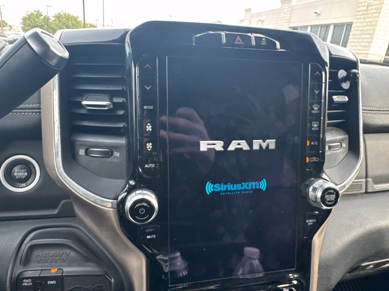 Used 2019 RAM 2500 Laramie w/ Night Edition AWD/4WD image 13
