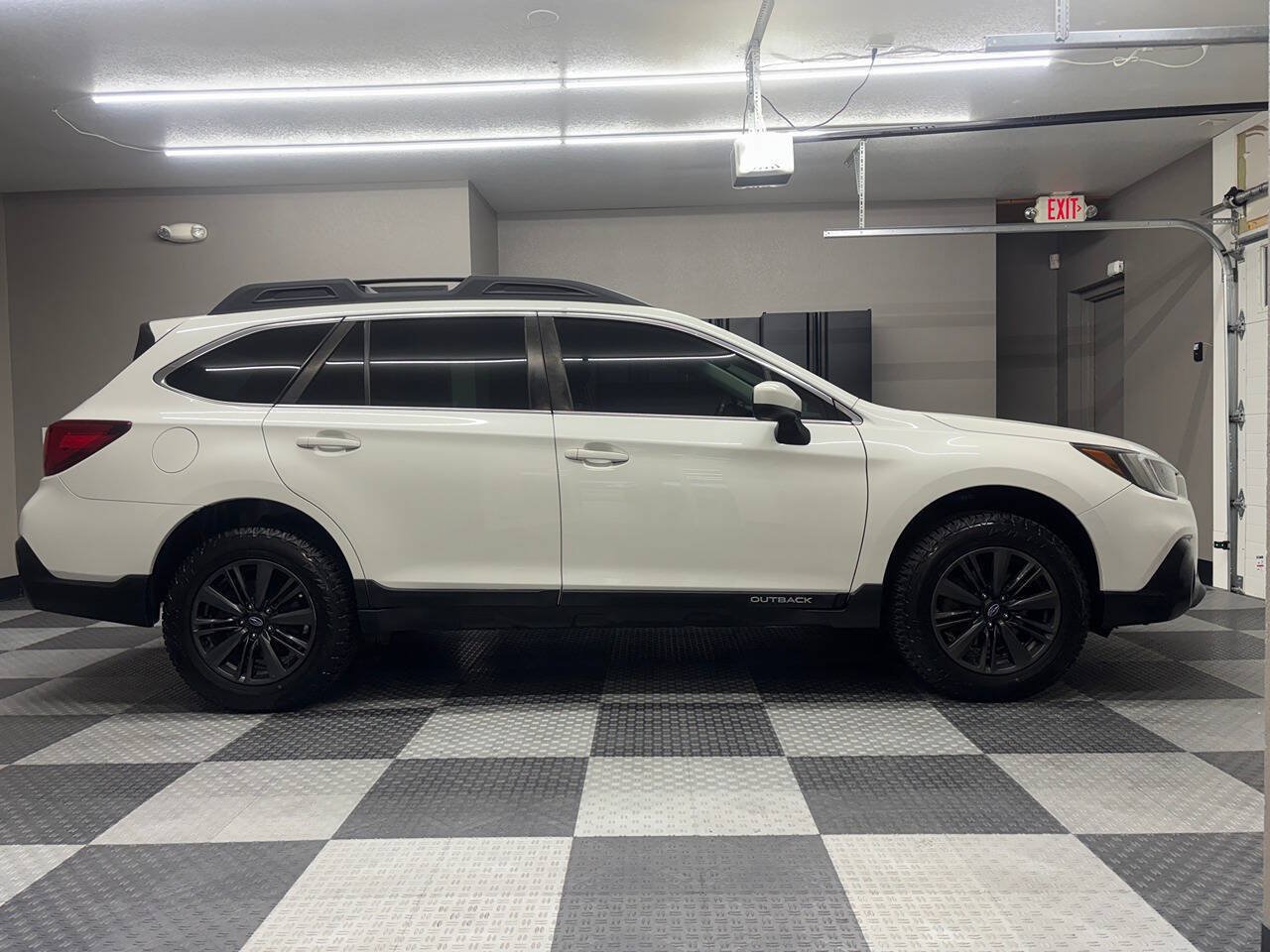 Used 2018 Subaru Outback 2.5i Premium w/ Popular Package #1 AWD/4WD image 6