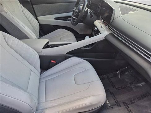 Used 2023 Hyundai Elantra Limited FWD image 18