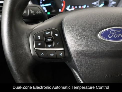 Used 2022 Ford Escape SE w/ SE Sport Appearance Package FWD image 8