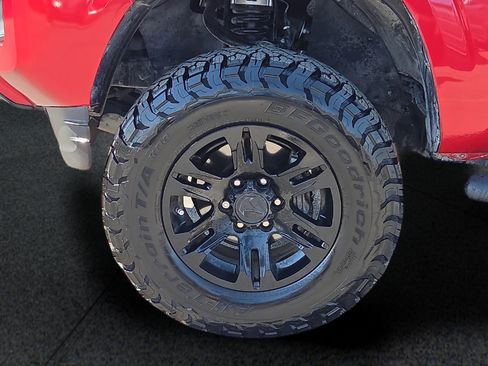 Used 2021 Toyota Tacoma SR w/ SR Convenience Package RWD image 8