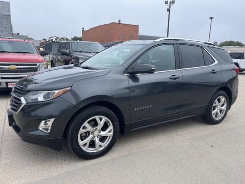 Used 2018 Chevrolet Equinox LT AWD/4WD image 2
