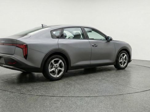 Used 2025 Kia K4 LXS image 9