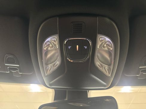 Used 2024 Jeep Compass Limited image 30