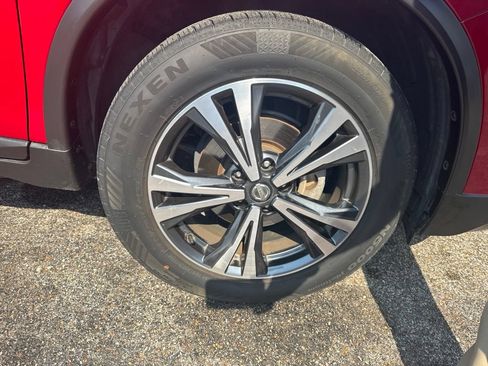 Used 2017 Nissan Rogue SL FWD image 6