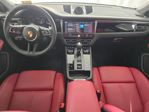 New 2026 Porsche Macan image 18