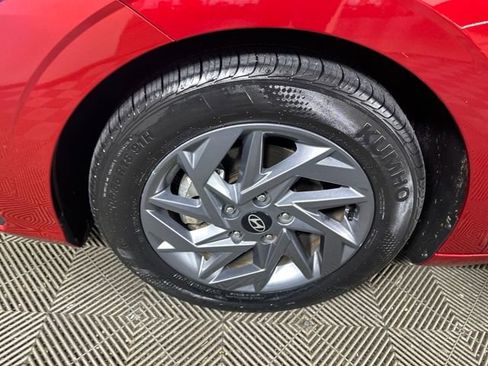 Certified 2024 Hyundai Elantra SEL image 10
