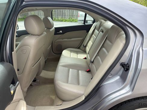 Used 2006 Ford Fusion SEL FWD image 25