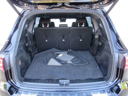 Used 2023 Mercedes-Benz EQB 300 4MATIC image 27