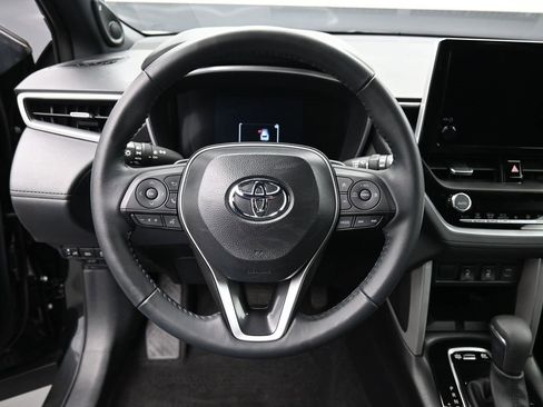 Certified 2025 Toyota Corolla Cross XSE image 17