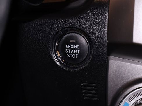 Used 2016 Toyota 4Runner Limited AWD/4WD image 27