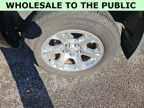 Used 2016 RAM 1500 Laramie w/ Convenience Group image 13