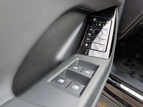 Used 2025 Audi Q6 e-tron Premium w/ Convenience Package image 15