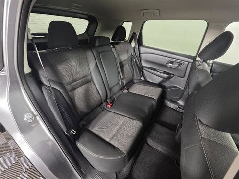 Used 2025 Nissan Rogue SV FWD image 17
