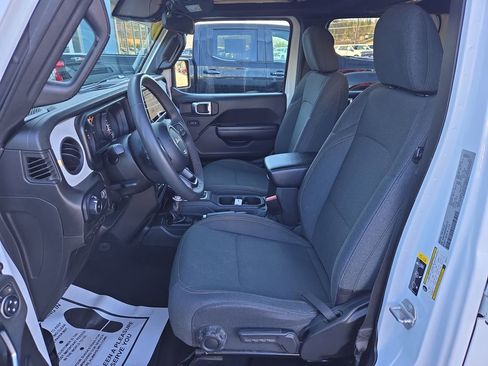 Used 2024 Jeep Wrangler Sport S image 13