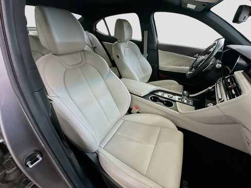 Used 2025 Genesis G70 2.5T AWD/4WD image 32