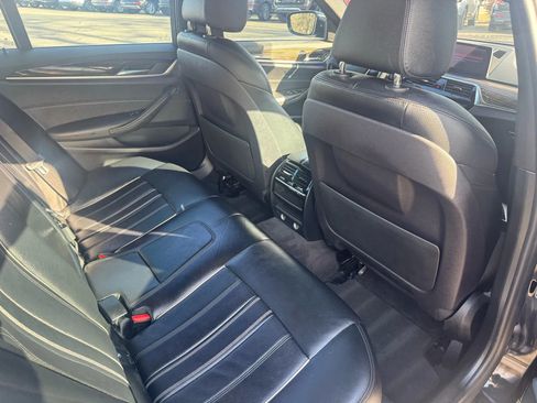 Used 2018 BMW 530e w/ Premium Package 2 image 24