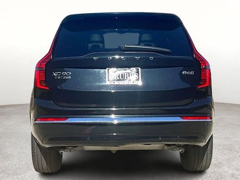 Used 2025 Volvo XC90 B6 Plus image 7