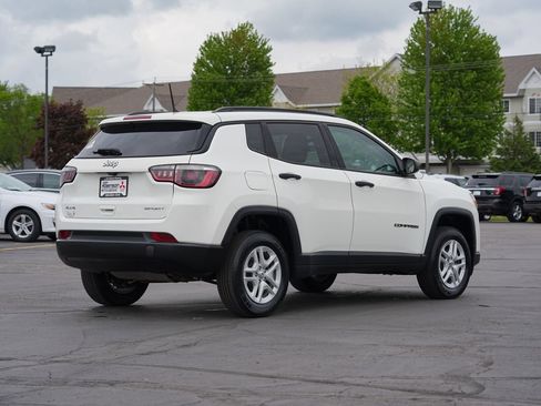 Used 2018 Jeep Compass Sport AWD/4WD image 3
