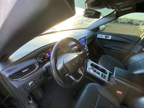 Used 2020 Ford Explorer Limited w/ Class III Trailer Tow Package image 9
