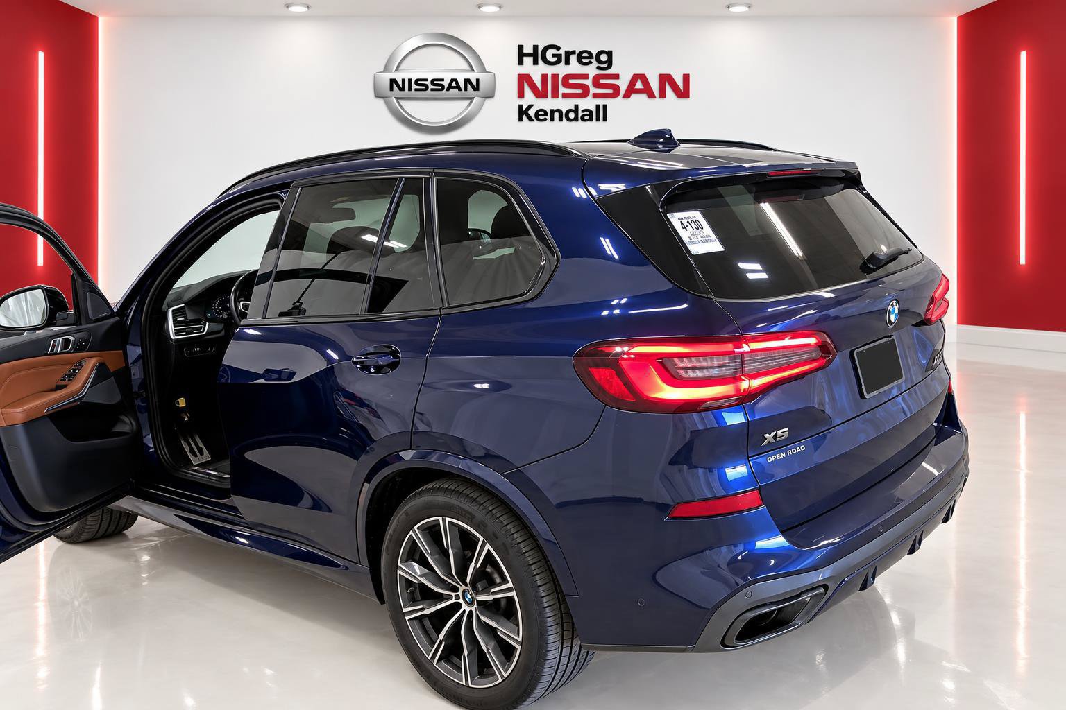 Used 2021 BMW X5 M50i w/ Premium Package AWD/4WD image 2