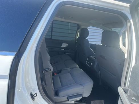 New 2025 Ford Expedition Active image 34