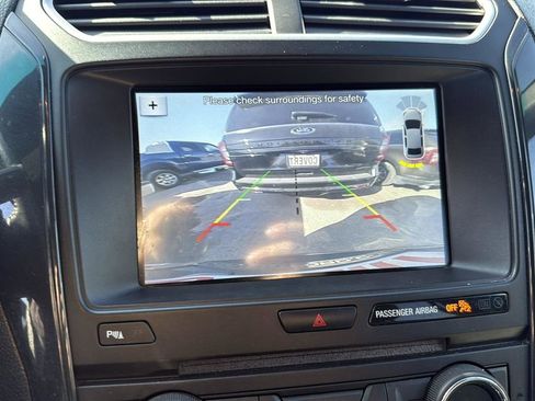 Certified 2017 Ford Explorer XLT w/ Equipment Group 202A image 19