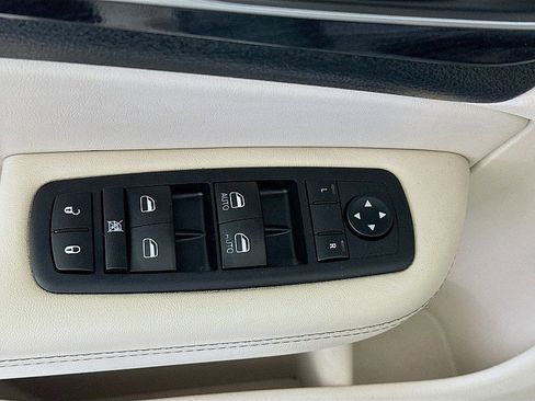 Used 2015 Chrysler 200 C w/ Navigation & Sound Group I image 19