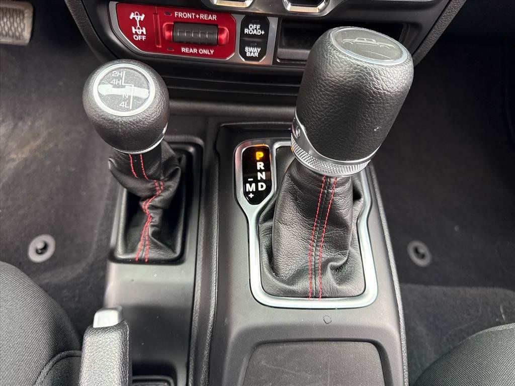 Used 2023 Jeep Gladiator Rubicon w/ Cold Weather Group AWD/4WD image 12