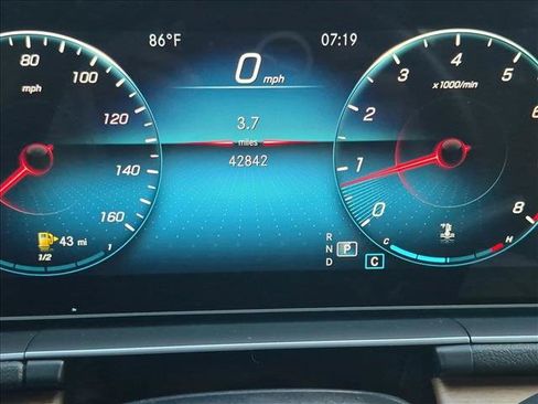 Used 2022 Mercedes-Benz GLE 350 4MATIC image 11