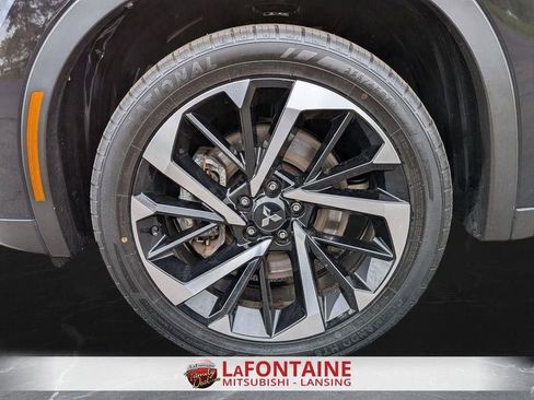 Used 2024 Mitsubishi Outlander SE AWD/4WD image 30