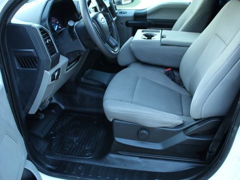 Used 2022 Ford F250 XL w/ Power Equipment Group image 19