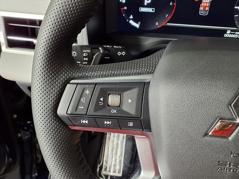 New 2025 Mitsubishi Outlander SEL image 26