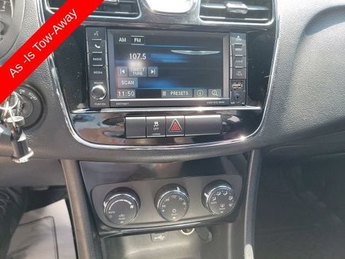 Used 2013 Chrysler 200 Touring w/ S Exterior Appearance Pkg FWD image 11