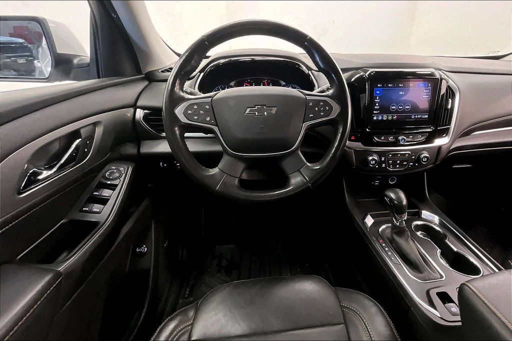 Used 2021 Chevrolet Traverse RS FWD image 4