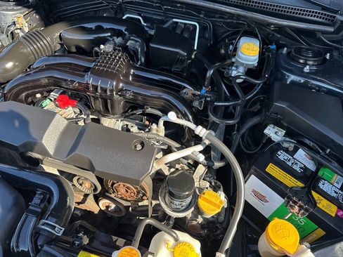 Used 2016 Subaru Impreza 2.0i Limited image 12