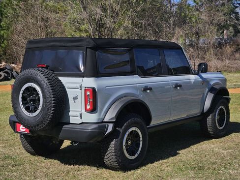 Used 2023 Ford Bronco Badlands w/ Sasquatch Package AWD/4WD image 8