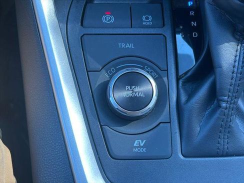 Certified 2025 Toyota RAV4 Woodland Edition AWD/4WD image 27