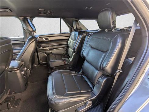 Used 2020 Ford Explorer XLT w/ Equipment Group 202A image 12
