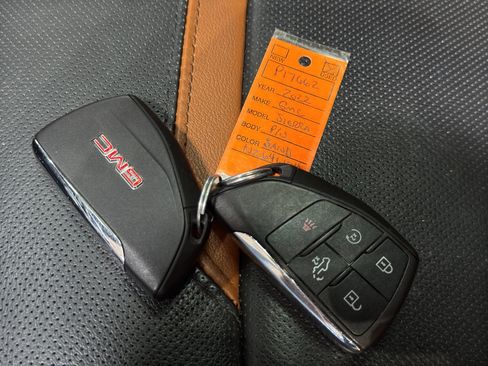 Used 2022 GMC Sierra 1500 AT4 w/ AT4 Premium Package AWD/4WD image 49