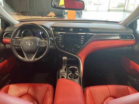 Used 2019 Toyota Camry XSE image 25