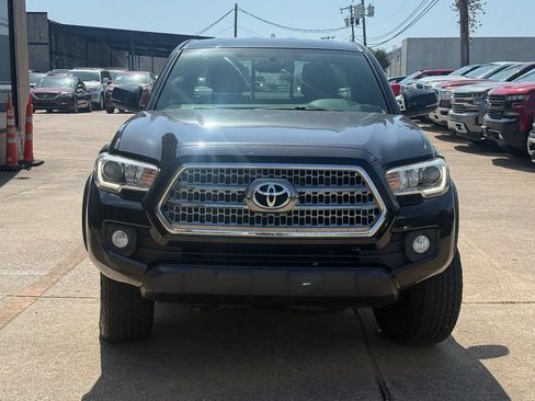 Used 2016 Toyota Tacoma TRD Off-Road AWD/4WD image 2