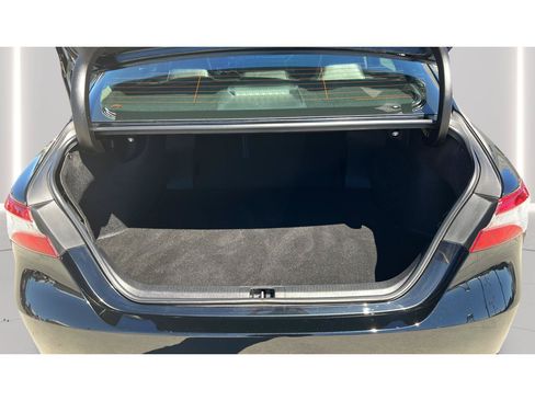 Used 2019 Toyota Camry SE FWD image 16