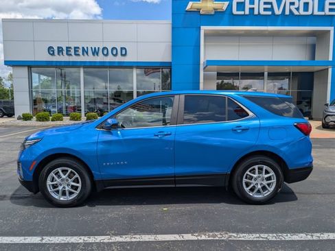 Used 2024 Chevrolet Equinox LT FWD image 2