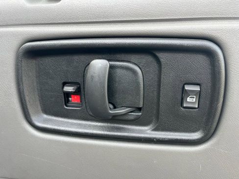 Used 2019 Chevrolet Express 3500 LT w/ LT Preferred Equipment Group RWD image 30