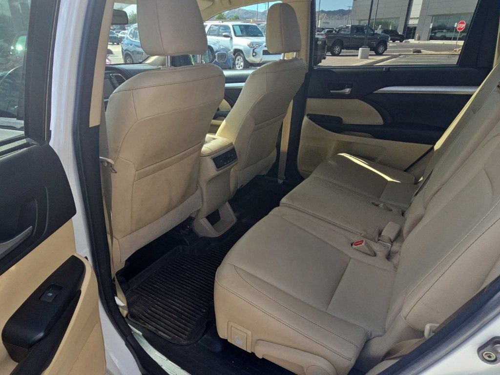 Used 2016 Toyota Highlander XLE AWD/4WD image 7