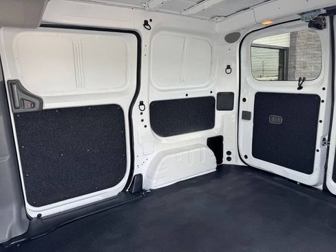 Used 2020 Nissan NV200 SV w/ Back Door Glass Package FWD image 9