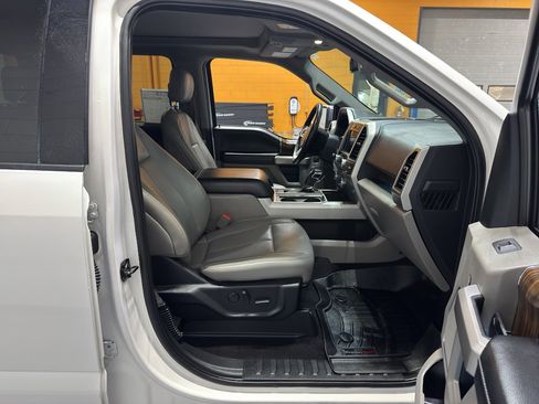 Used 2019 Ford F150 Lariat w/ Equipment Group 502A Luxury image 20