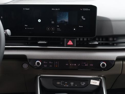 New 2026 Kia Carnival EX FWD image 7