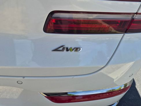 Used 2025 Genesis GV80 2.5T Prestige image 10